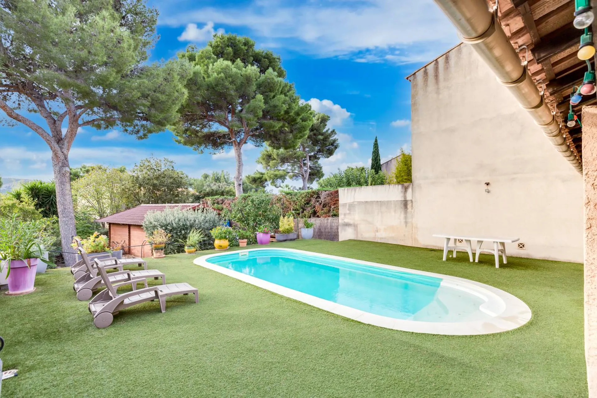Vente villa T5 Cassis  avec piscine et dépendance dans clos sécurisé à l'entrée du village