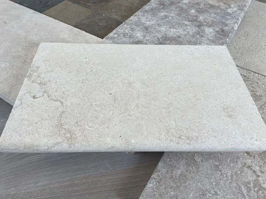 MARGELLES DE PISCINE EN PIERRE NATURELLE DE SAHARA JAUNE