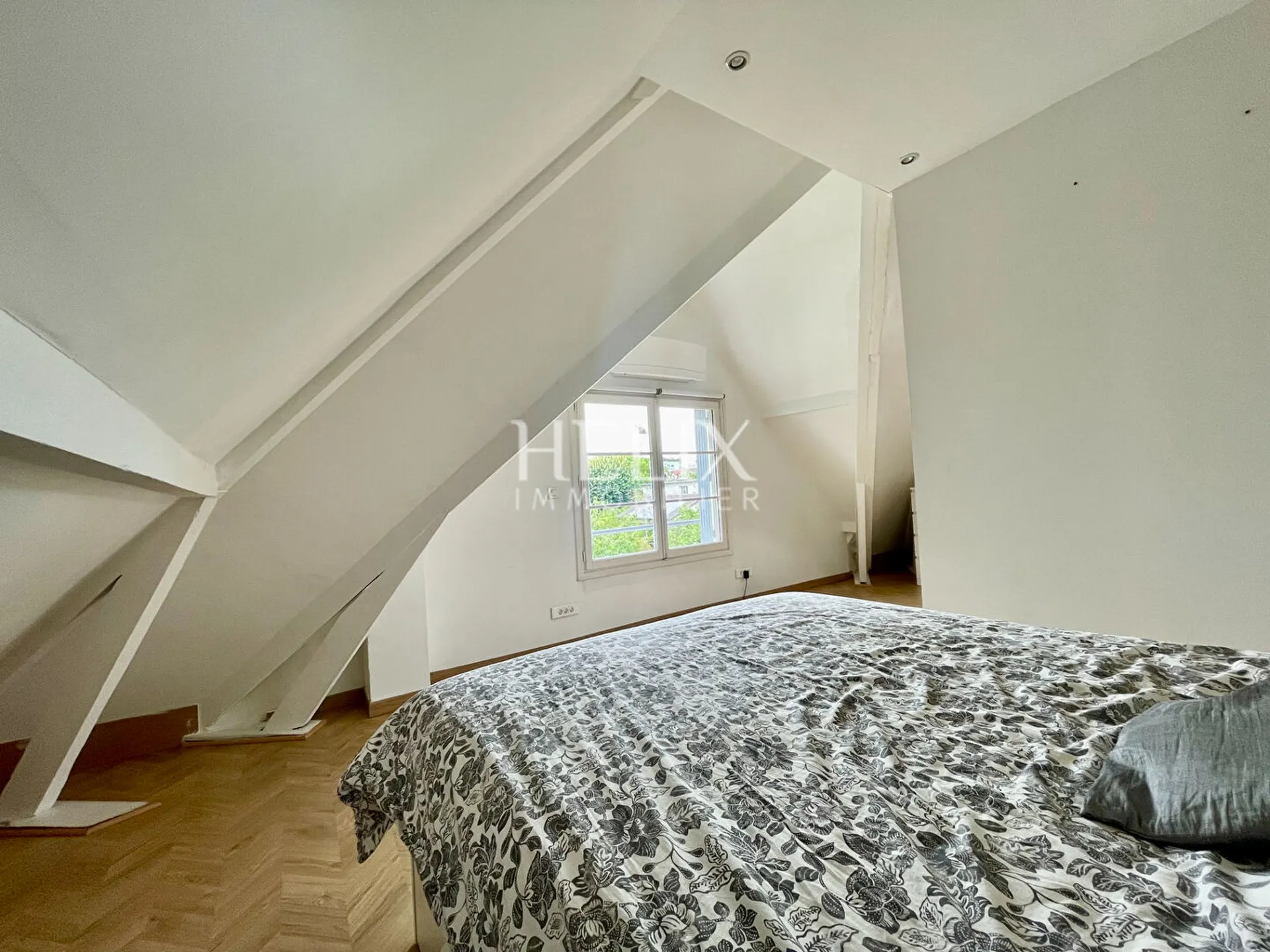 Houilles centre-ville maison recherchée avec grand terrain plat proche gare