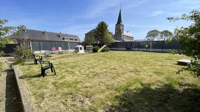 Découvrez cette chaleureuse longère, offrant des prestations de qualité à moins de 3h00 de Paris via l'autoroute A16 et A29.