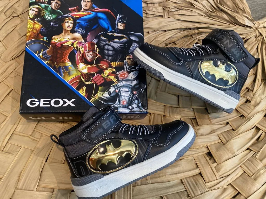 chaussure pour enfant Disney de chez GEOX à LIBOURNE