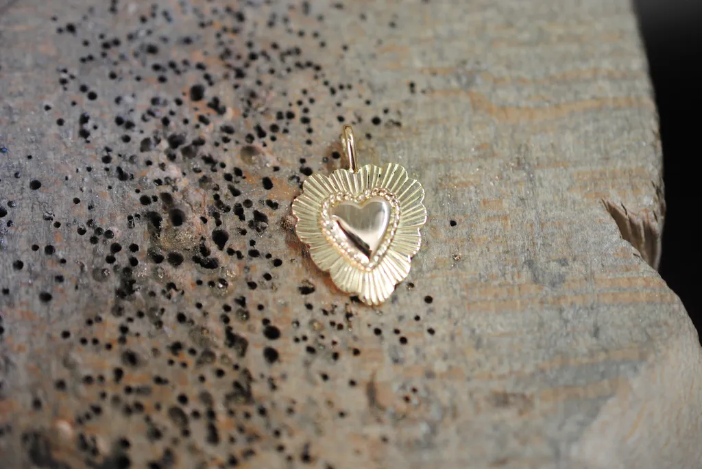 Pendentif cœur tout or