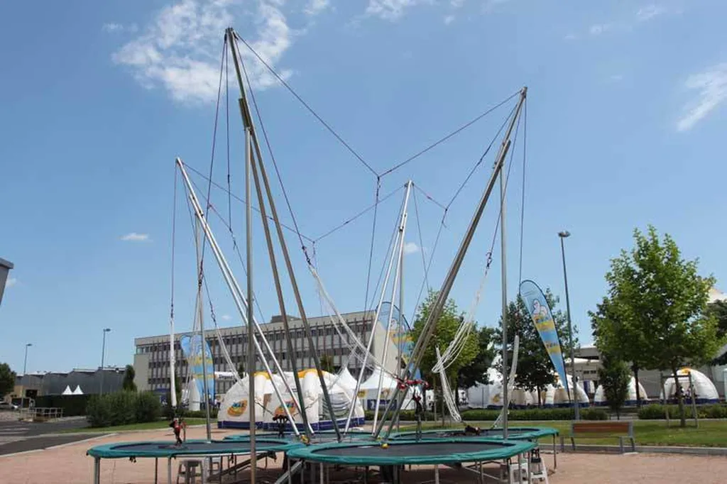 Vente Bungee Élastique sur remorque d’occasion à Lyon