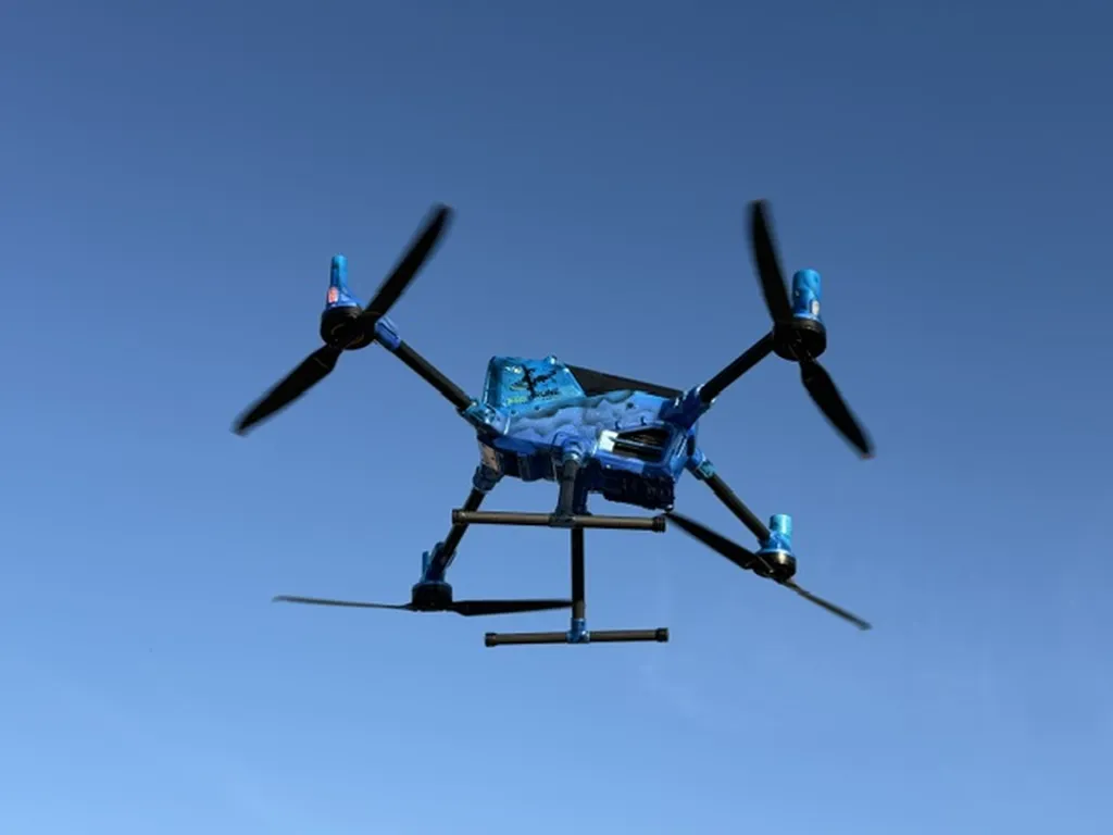 Intervention par un professionnel, drone pour nettoyage de bardages à Montpellier 34