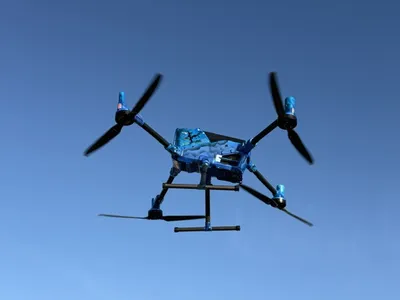 Intervention par un professionnel, drone pour nettoyage de bardages à Montpellier 34