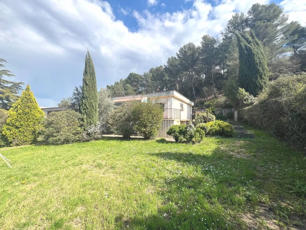 Maison à vendre de plain pied Carnoux en Provence T3 sur terrain de 1115m², avec garage possible extension