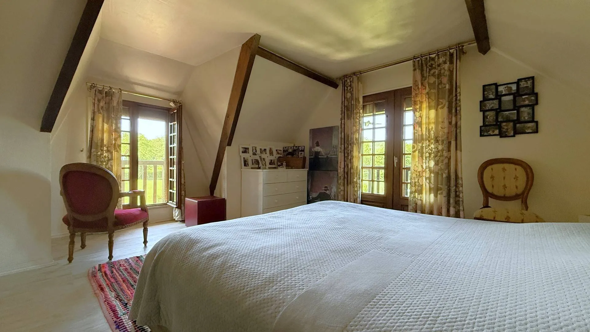 Maison avec piscine couverte chauffée à vendre en Normandie : Espace détente utilisable toute l’année grâce à une pompe à chaleur.