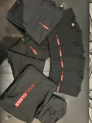 Broderie sur des vêtements de travail à bordeaux