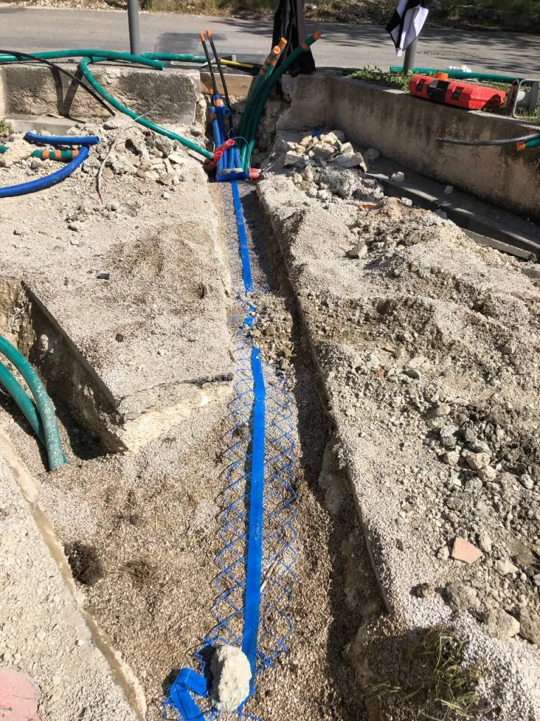 Travaux de raccordement au tout à l'égout d'une villa aux Baux de Provence près de Saint Rémy de Provence