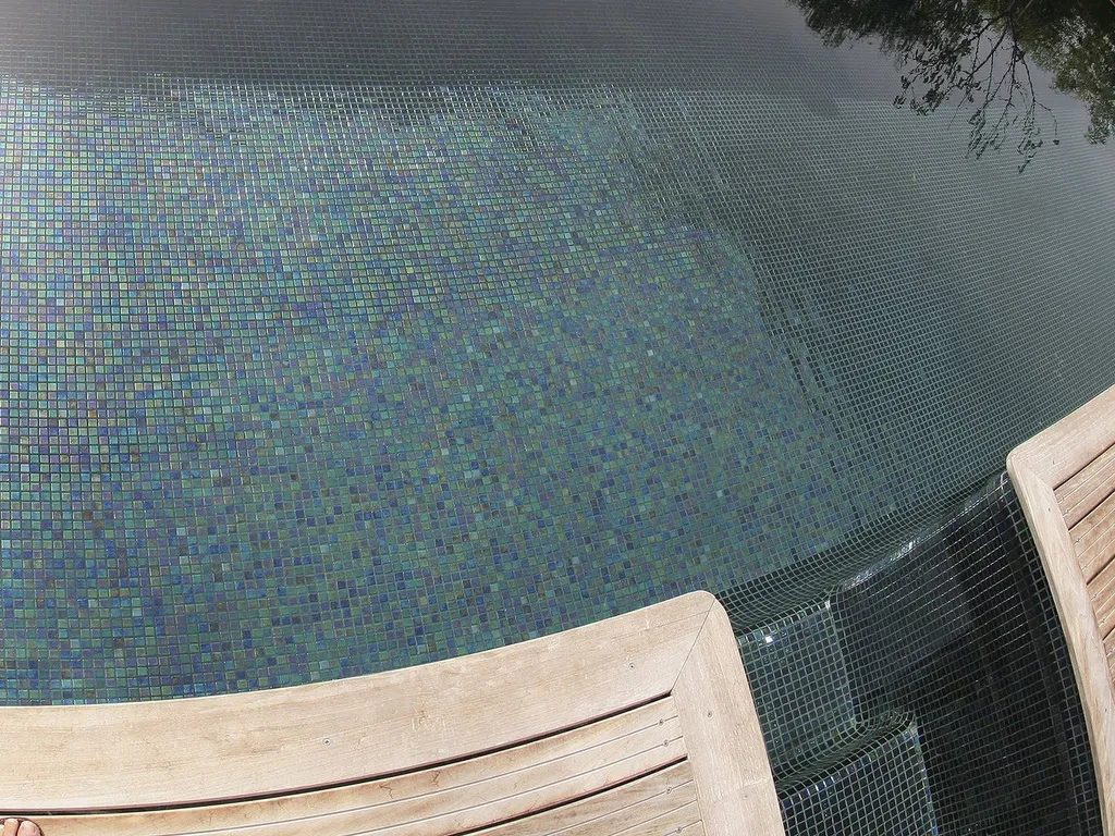 UNE PISCINE DE CARACTERE - MOSAÏQUE EBANO