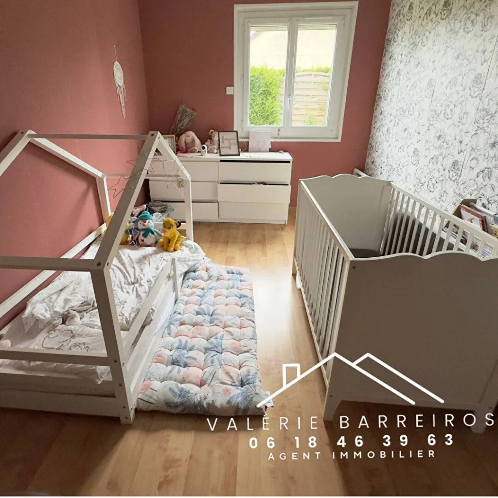 A vendre sur la commune de ST PIERRE LES ELBEUF 76320 maison de 103  m² édifiée sur un terrain de 518 m²