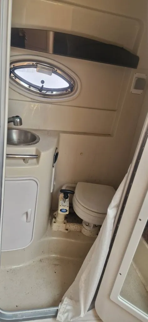 Bateau Four Winns V27  avec cabine d'occasion proche de Six-Fours dans le Var / VENDU