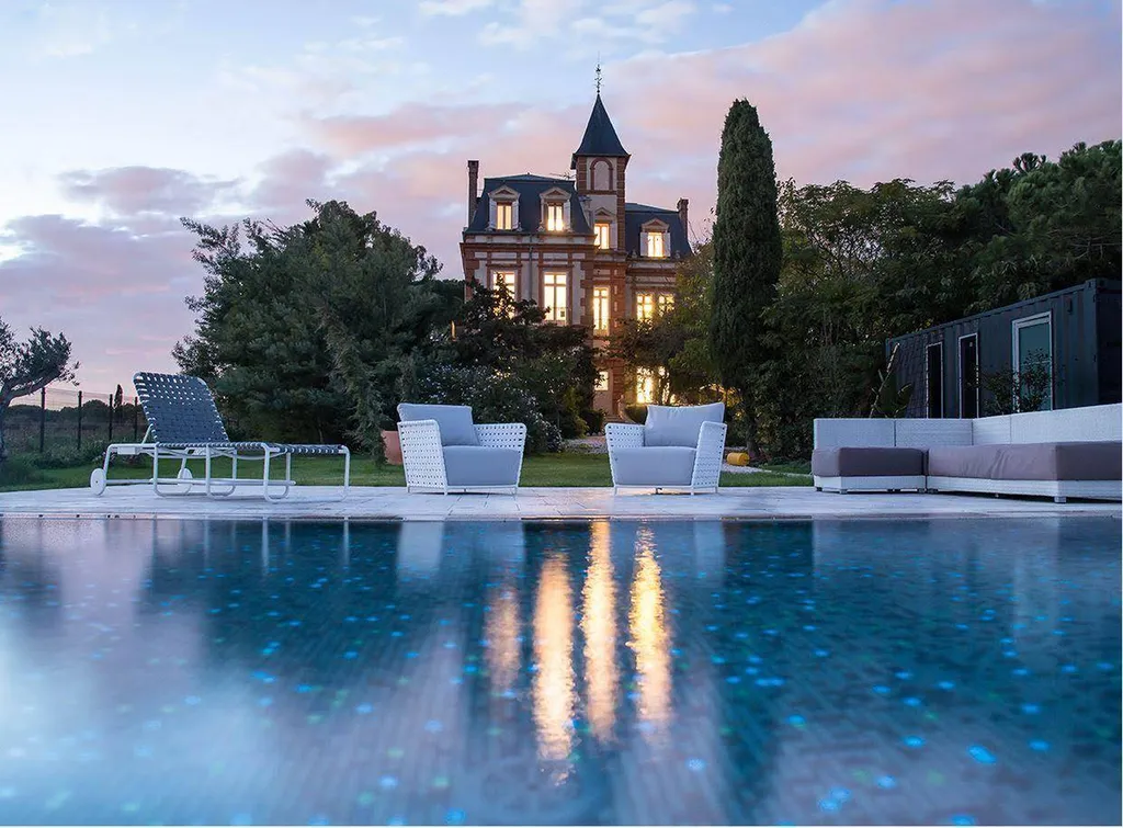 UNE PISCINE QUI BRILLE LA NUIT - MOSAIQUE FOSFO