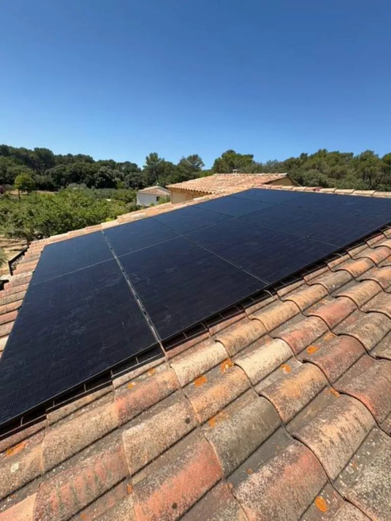 Installez vos panneaux photovoltaïques sur votre toiture de maison à Rognes