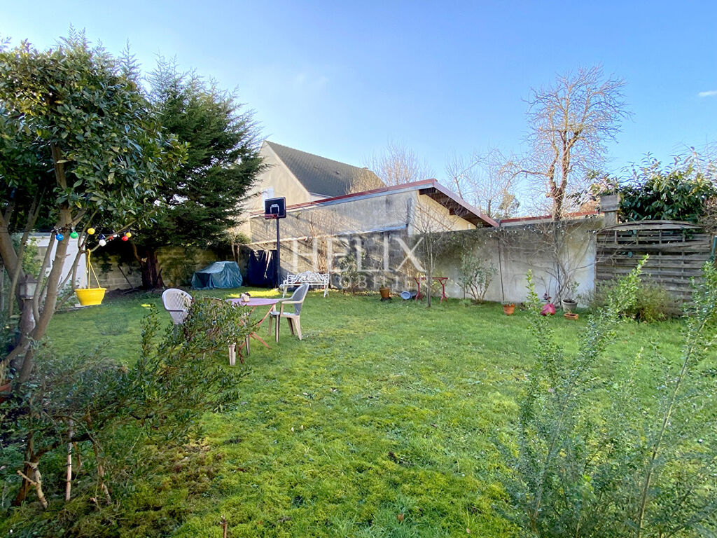 Maison 7 pièces Le Mesnil Le Roi 128 m²