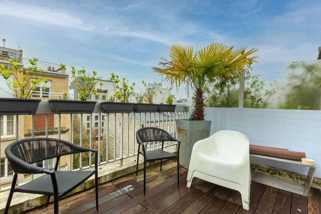 A vendre en dernier étage avec terrasse et excellent état général - Jeval / Convention Paris 75015