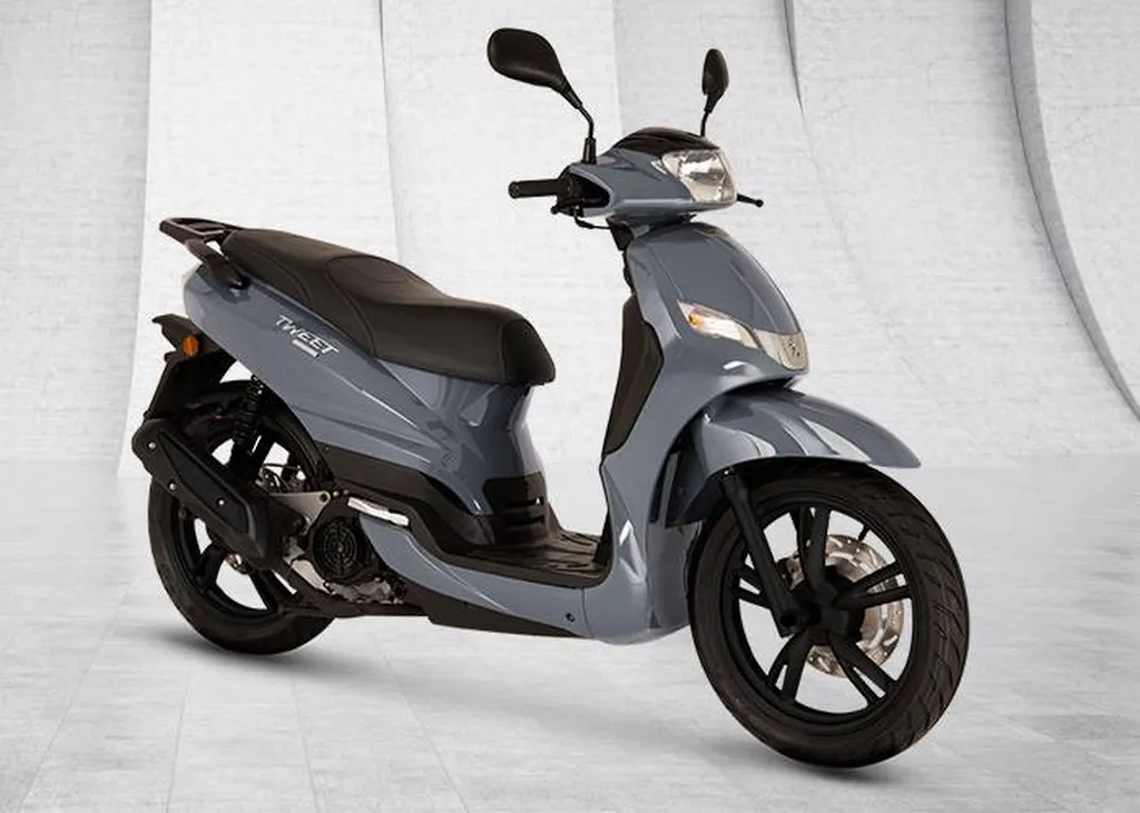 SCOOTER NEUF PEUGEOT TWEET 125 SIX FOURS LES PLAGES