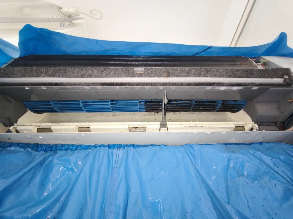 Maintenance d'un système de climatisation réversible