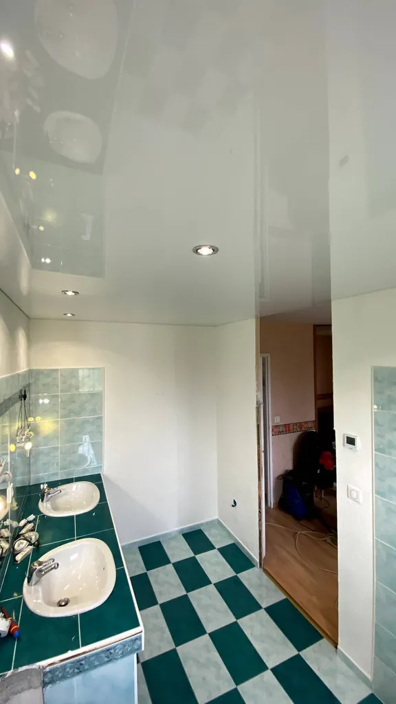 Plafond chauffant rayonnant dans salle de bains ou toute autre pièce de la maison - Plafonds Tendus Occitans Labastidette