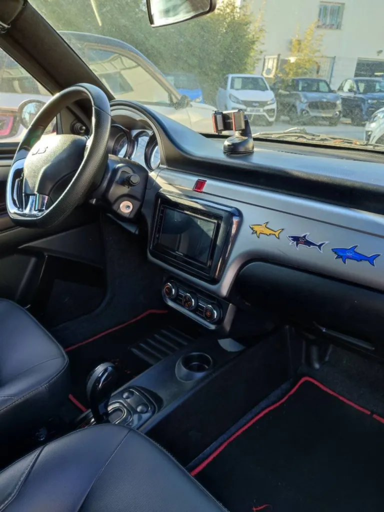 interieur ligier js50 young 