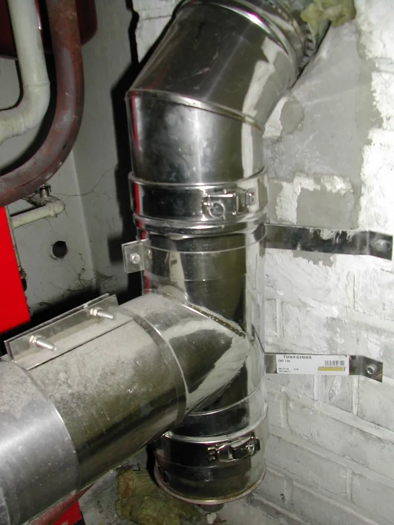 Raccordement entre tubage et chaudière à Yvetot