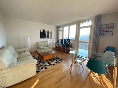 Le Pecq Rive gauche, appartement meublé en étage élevé avec ascenseur et balcon 