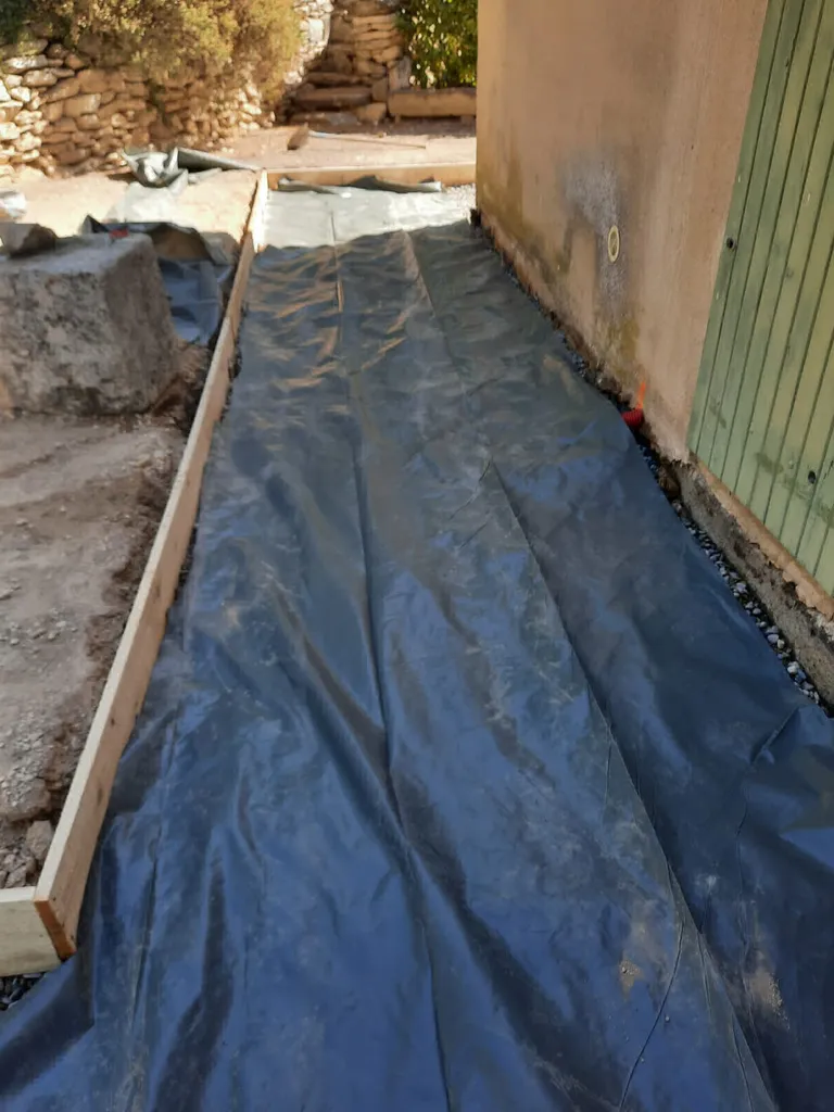 Trottoir périphérique en béton