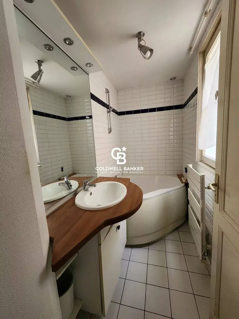 Appartement à vendre à Bordeaux - Triangle d’Or, au calme, lumineux et proche commerces