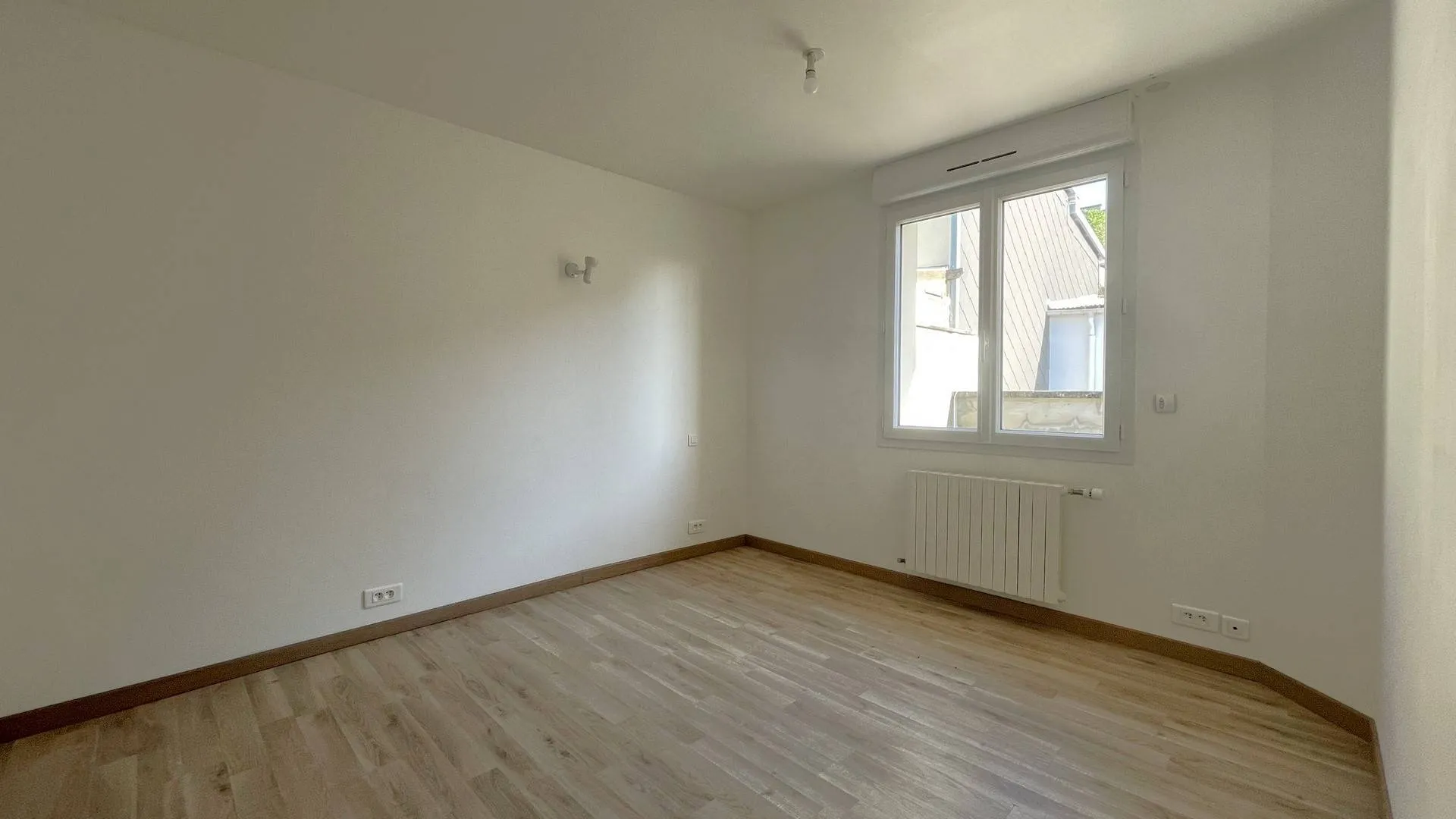 Maison à vendre en Seine-Maritime, à Dieppe : Parfaite pour une résidence principale ou un investissement dans un secteur recherché.