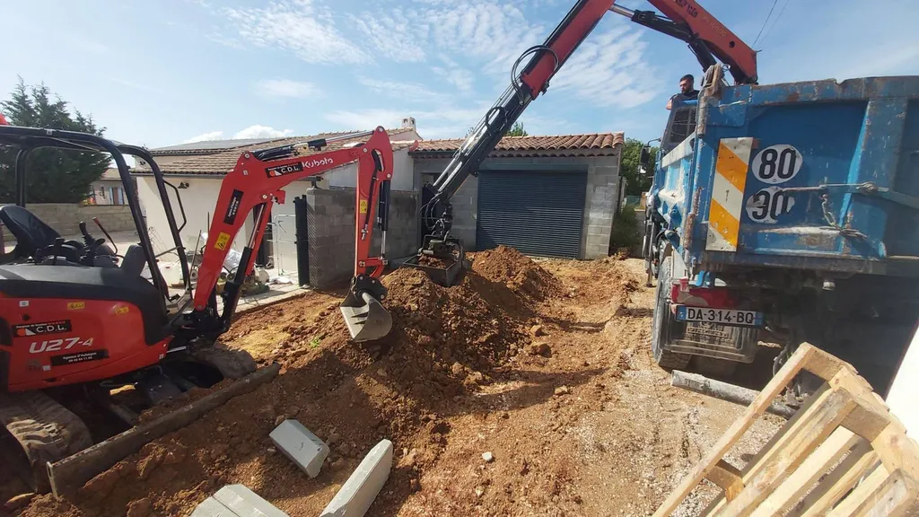 Réfection d'une entrée de villa en enrobé de bitume sur Saint Maximin la Sainte Baume dans le Var