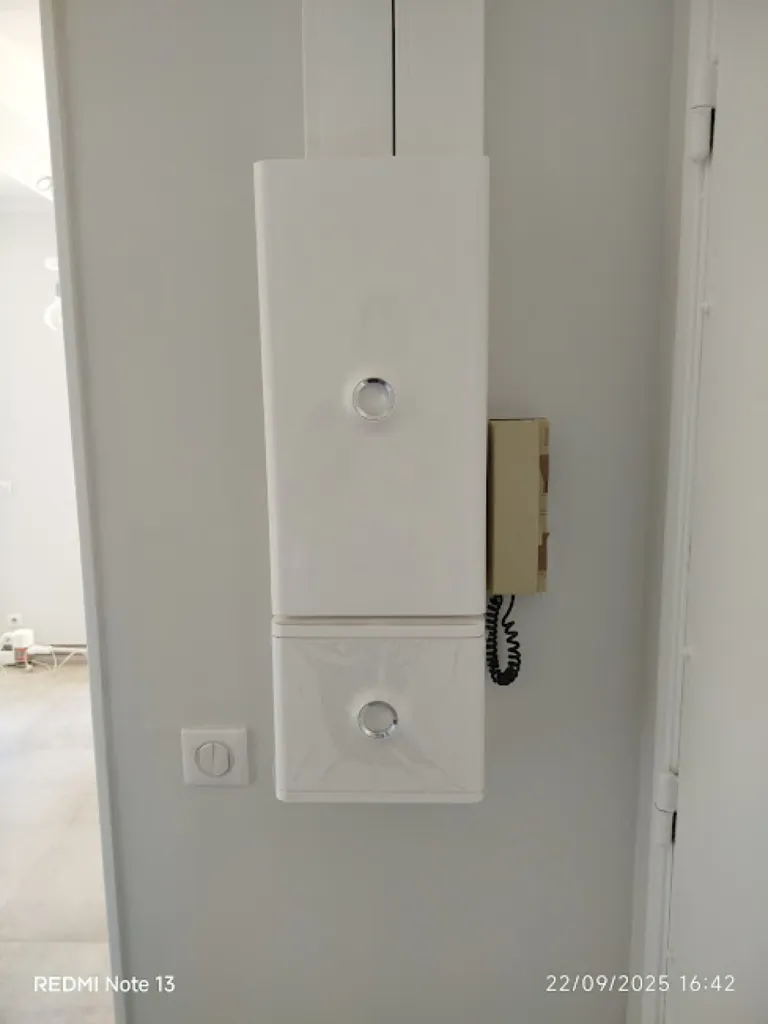 Réalisation d'une coffret avec porte pour disjoncteur EDF différentiel 500mA à Montpellier dans l'Herault 