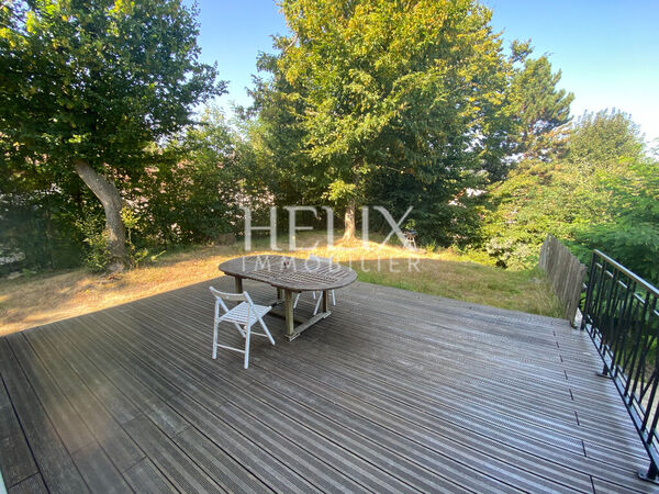 Grande maison à louer à Fourqueux 9 pièces 219 m2, proche lycée international