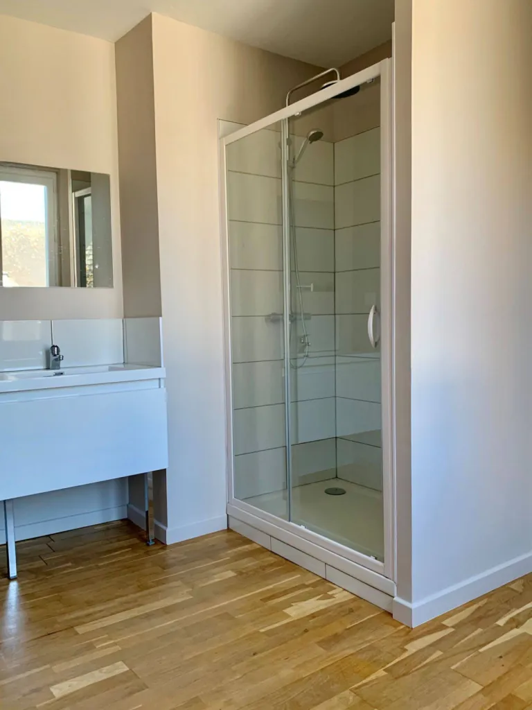 Acheter un F3 avec salle de douche refaite proche de Rouen (76)