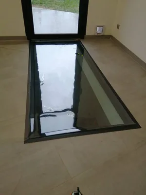 Pose d'un films Anti Grafitti sur sol en verre chez un particulier. Toulon