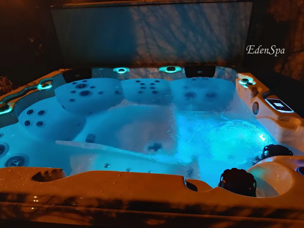 jacuzzi 2 places canadien marignane