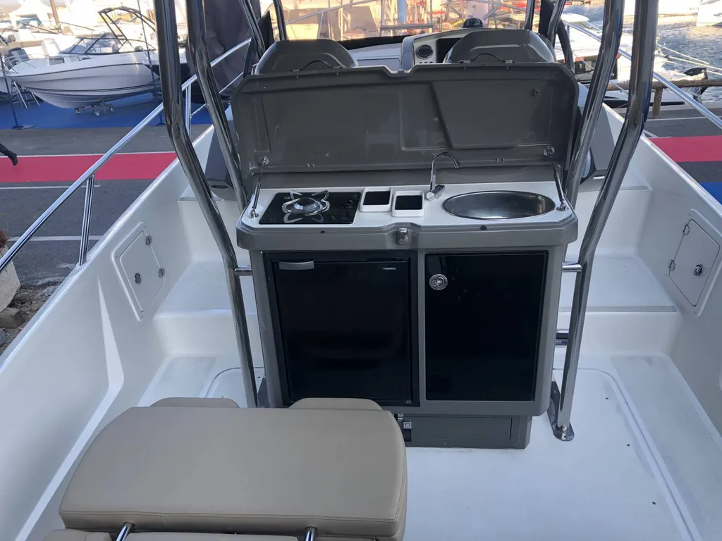 Bateau hors-bord 2 moteurs à vendre dans le Var à Bandol