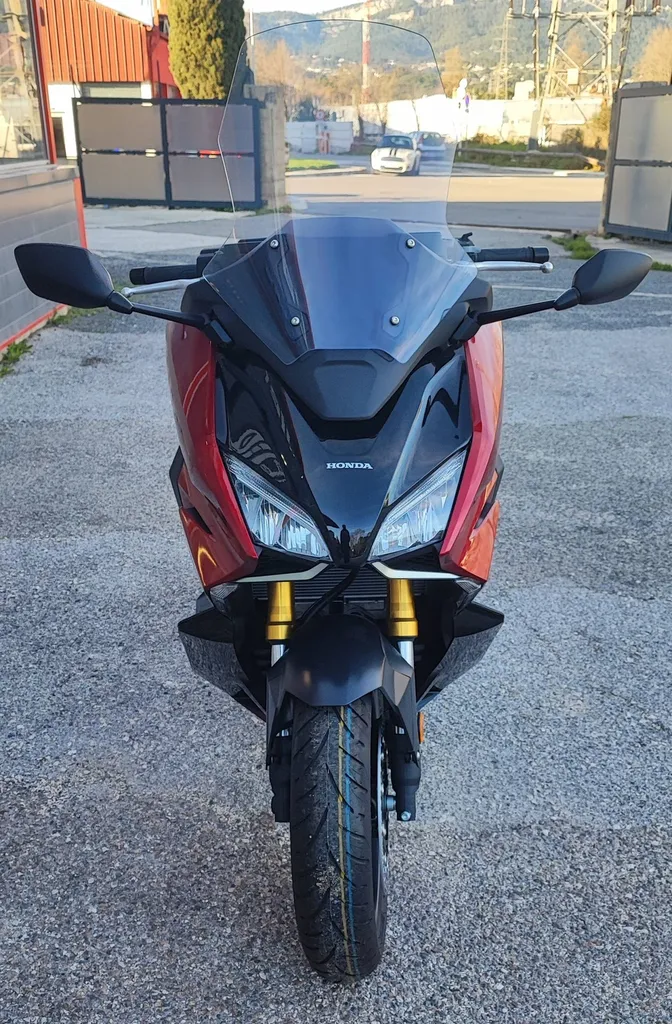 HONDA FORZA 750 DU 01/2026 AVEC 1 KM.