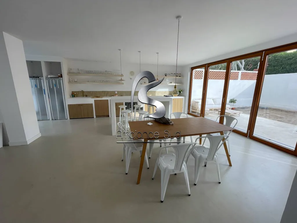 Revêtement en béton ciré dans une maison à Marseille