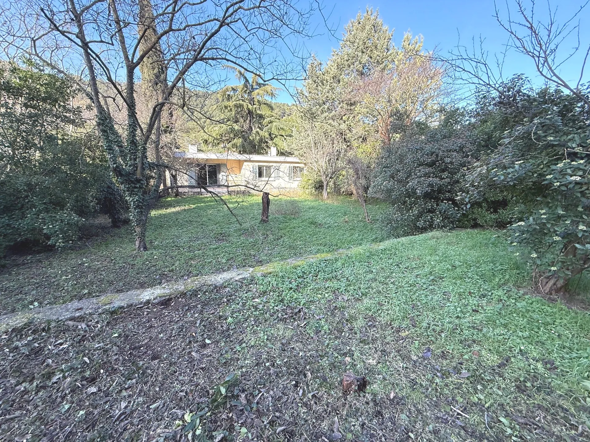 Possibilité piscine et extension pour cette villa à vendre de type 4 