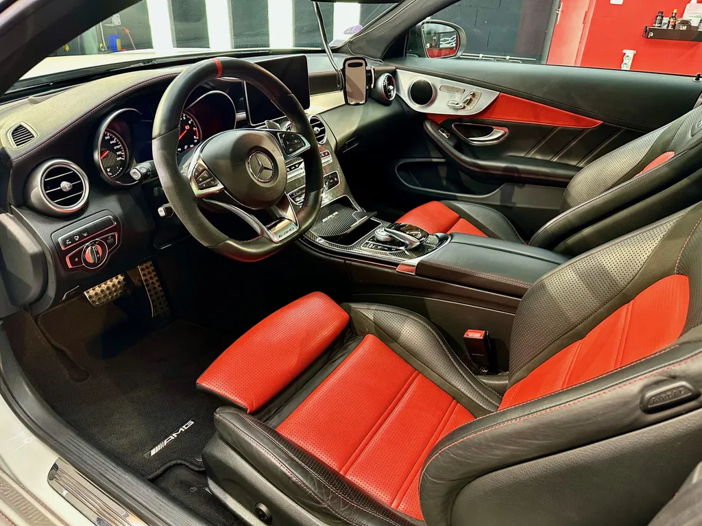 polissage Carroserie traitement céramique EMB DETAILING Vaugneray socialiste Mercedes C63 AMG