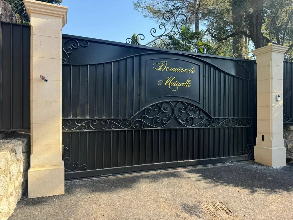 entreprise de ferronnerie pour portail sur mesure cannes