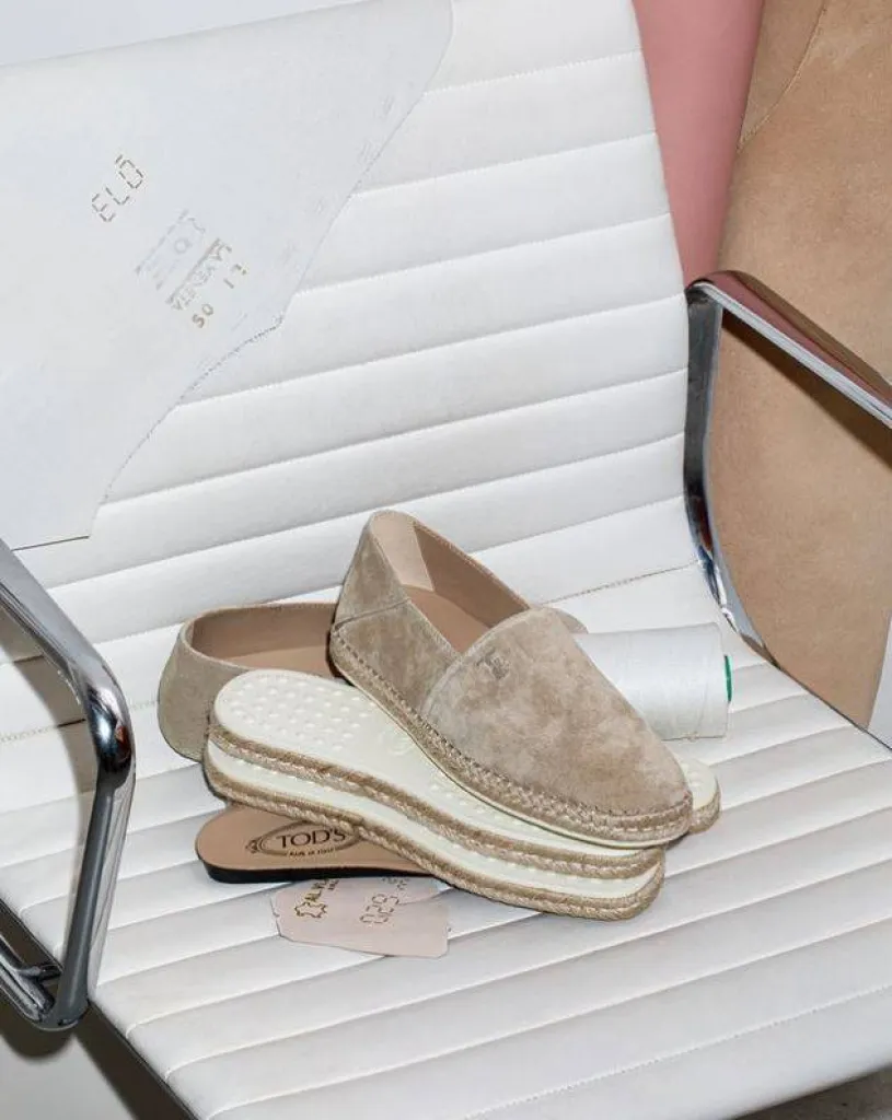 La nouvelle collection Tod's pour hommes printemps-été 2021 des images d'élégance à l'italienne.