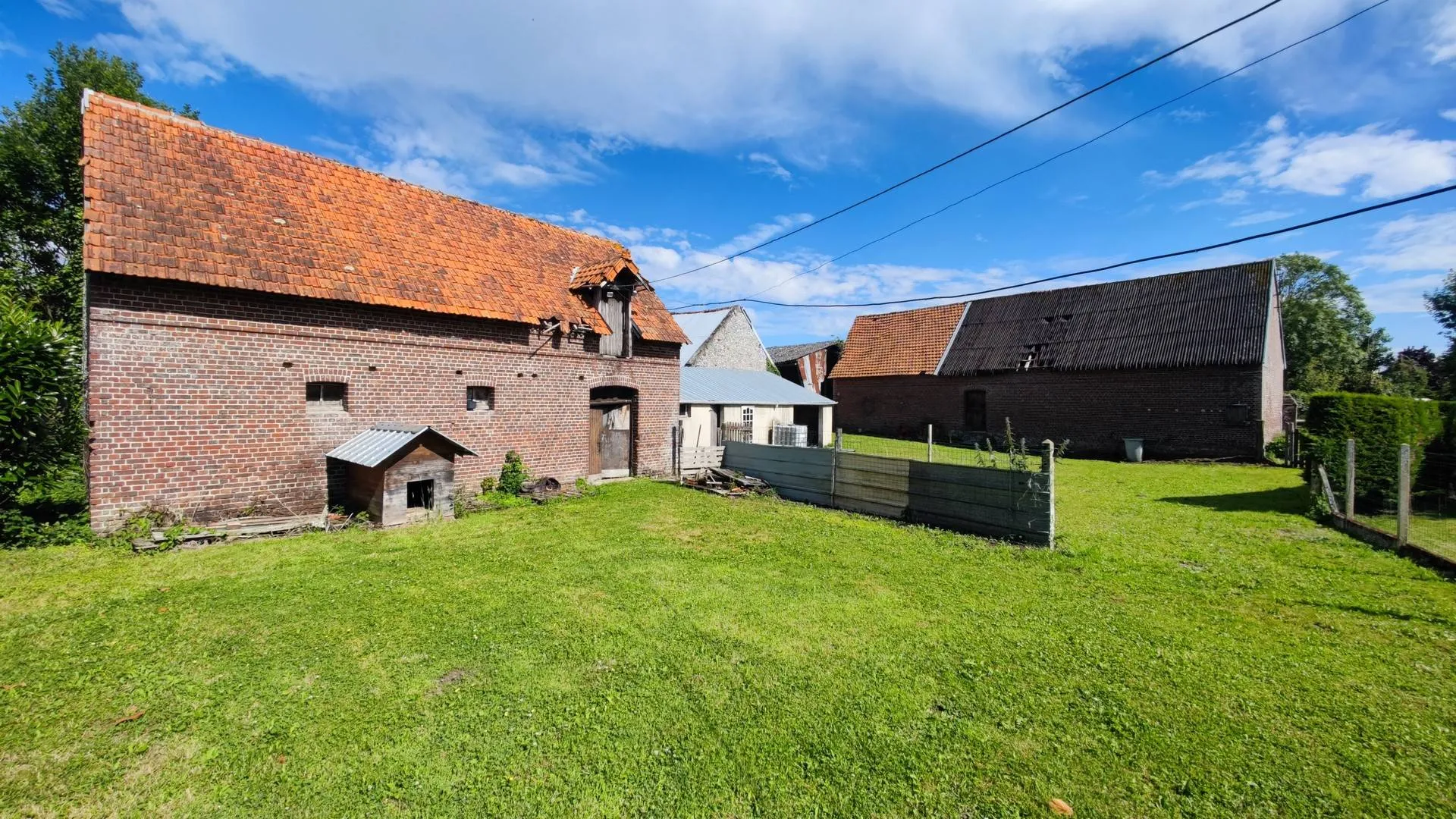 Terrain de 1411 m² avec bâtiments, proche mer de Dieppe (76)