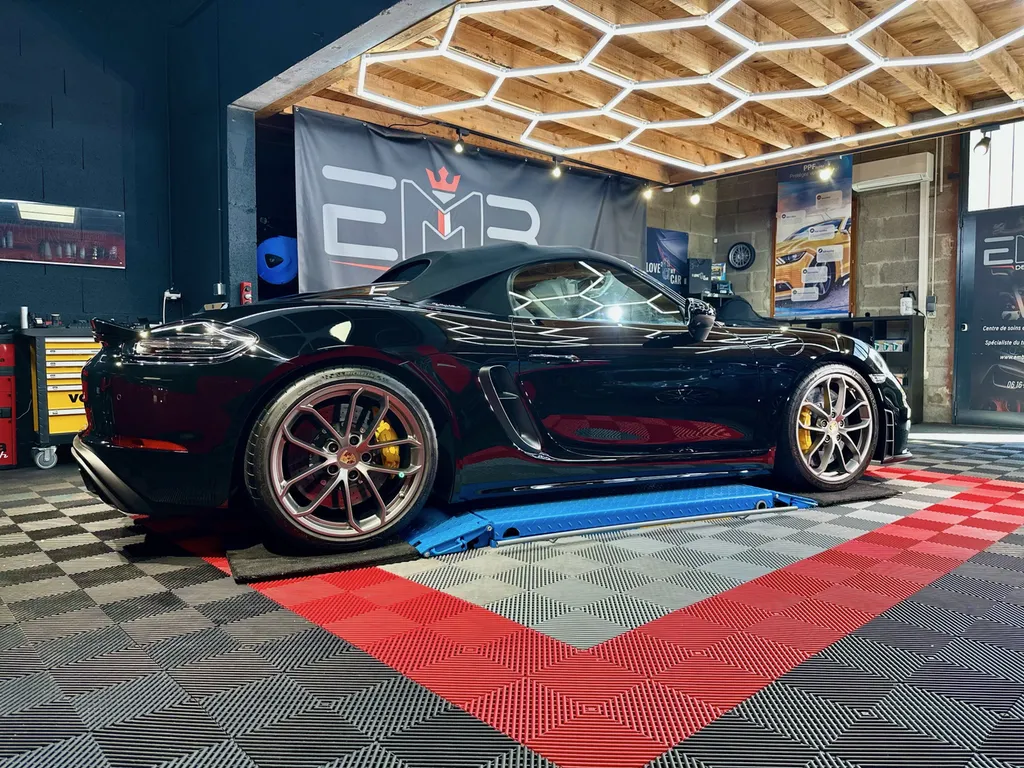 Traitement céramique by EMB DETAILING spécialiste Porsche sur Lyon 