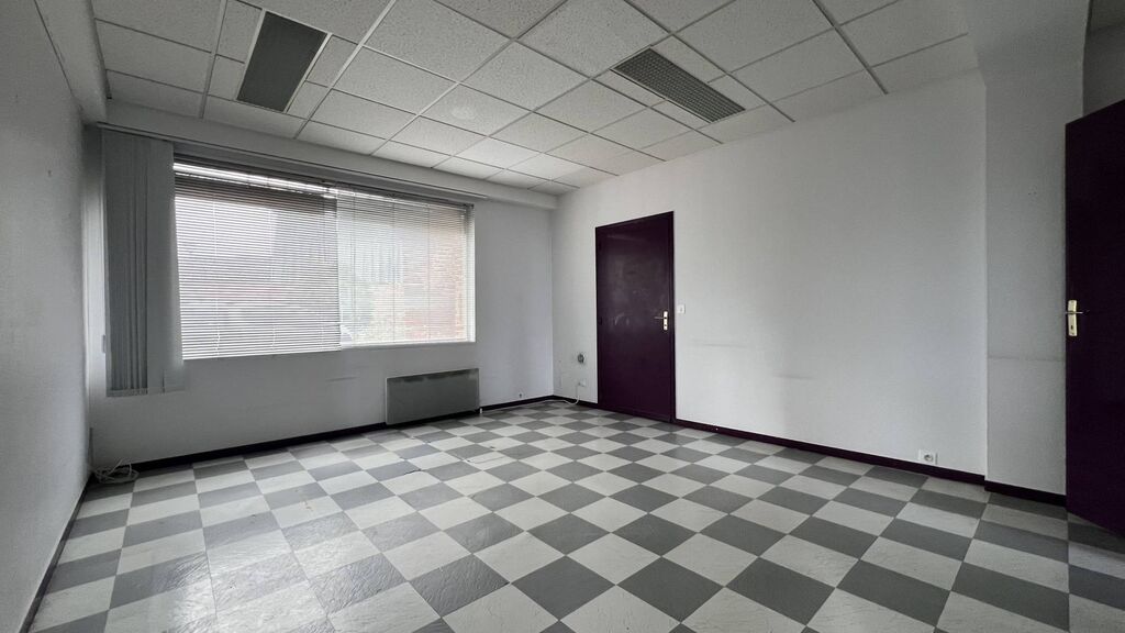 Deux-pièces spacieuses d'examens