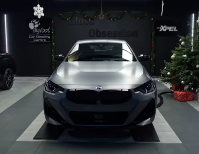 Chaque détail de cette BMW 430i est sublimé et protégé par un PPF film de protection XPEL, alliant esthétique et durabilité.