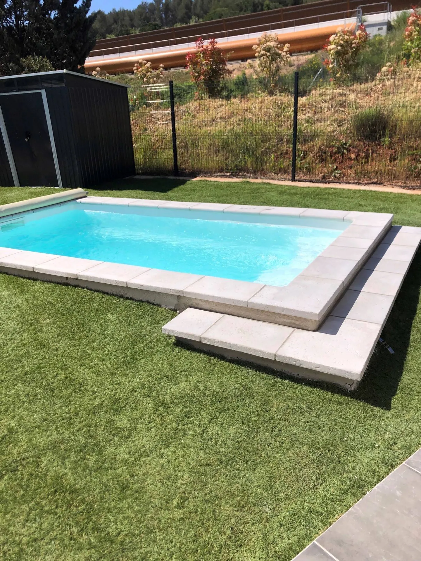 PISCINE COQUE POLYESTER FOND PLAT MODELE MANHATTAN 4 COCKTAIL PISCINE PLAN DE CAMPAGNE MOINS DE 10 M2