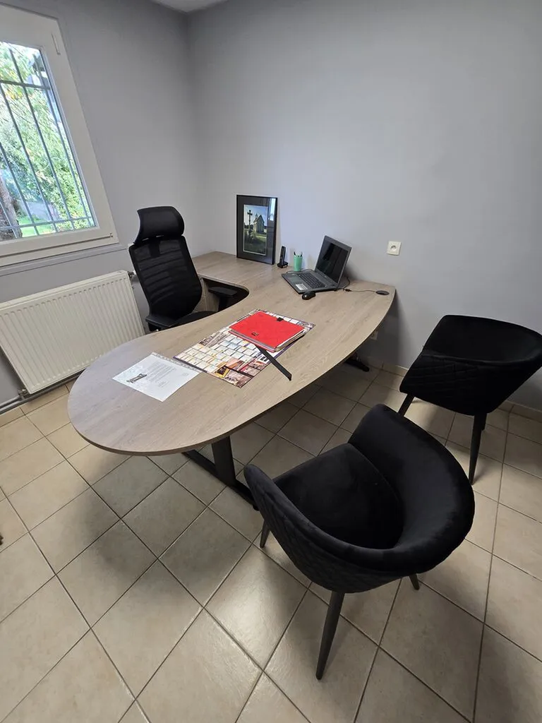 bureau et chauffeuse