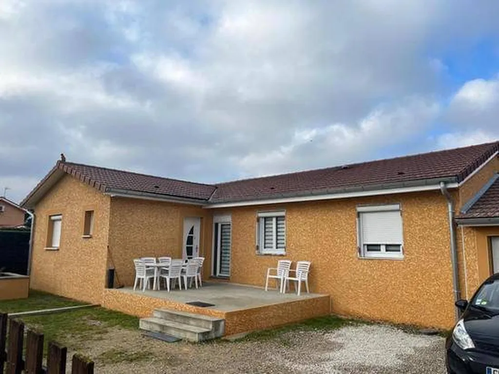 Après Ravalement de façade couleur ocre Ain