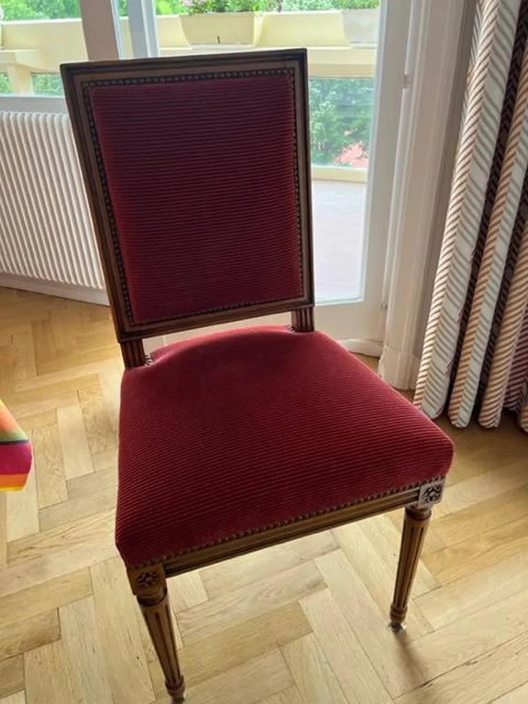 recouvrage d'une chaise style Louis XVI, finition clou, tissu infinity cord Zimmer Rhode